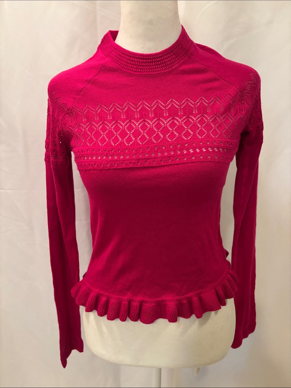 NWT Topshop Bright Fuchsia Crew Neck Knit Sweater - size 4